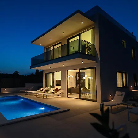 Holiday home Maca - Pool An View